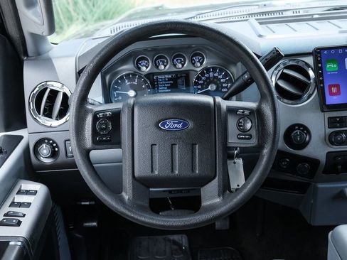 Used 2015 Ford F250 XLT w/ XLT Premium Package AWD/4WD image 44