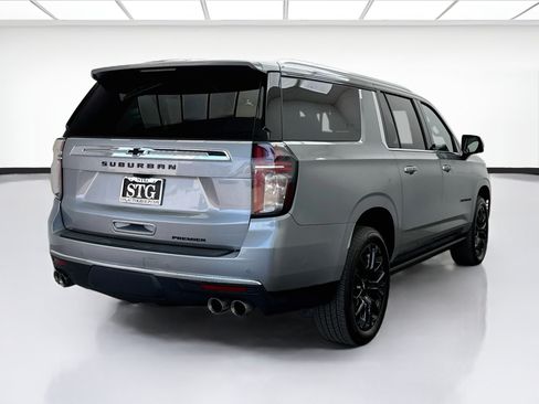 Used 2023 Chevrolet Suburban Premier w/ Advanced Technology Package AWD/4WD image 4