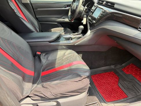 Used 2019 Toyota Camry LE FWD image 11