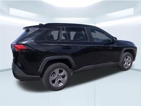 Used 2022 Toyota RAV4 XLE image 11