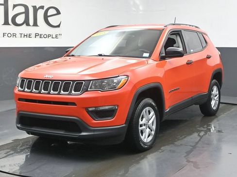 Used 2018 Jeep Compass Sport w/ Cold Weather Group AWD/4WD image 34