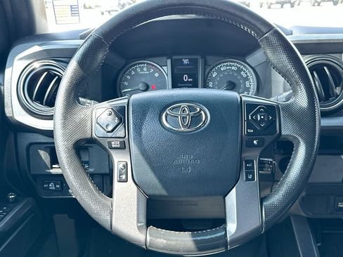 Used 2018 Toyota Tacoma TRD Sport RWD image 18