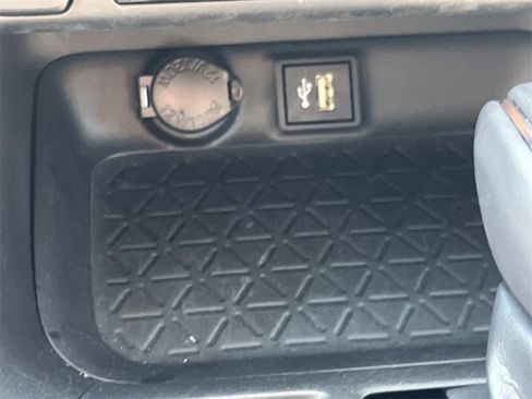 Used 2023 Toyota RAV4 XLE Premium image 26