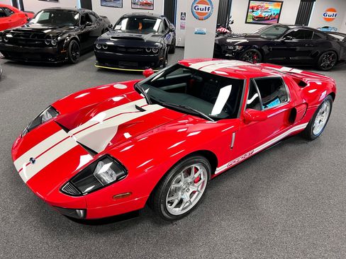 Used 2005 Ford GT RWD image 33