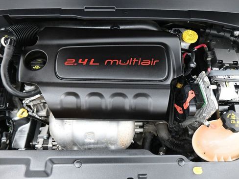 Used 2018 Jeep Compass Latitude w/ Safe & Security Group image 17