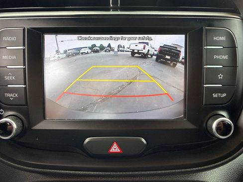 Used 2020 Kia Soul LX FWD image 19