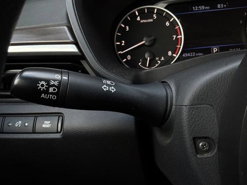 Used 2025 Nissan Altima 2.5 SV FWD image 34