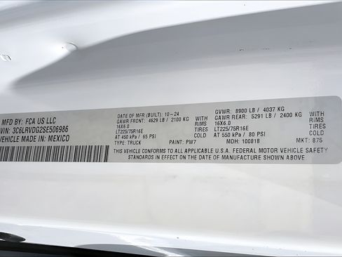 Used 2025 RAM ProMaster 2500 w/ Convenience Group FWD image 14