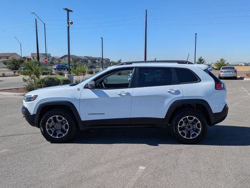 Used 2021 Jeep Cherokee Trailhawk w/ Trailer Tow Group image 2