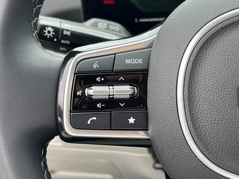 Used 2025 Kia Sorento S w/ Panoramic Sunroof Package image 25