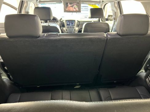 Used 2018 GMC Yukon SLT w/ Premium Edition AWD/4WD image 38