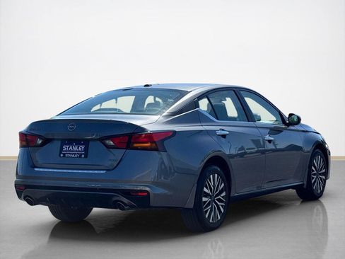 Used 2023 Nissan Altima 2.5 SV w/ SV Premium Package AWD/4WD image 8