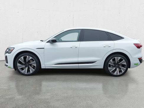 Used 2024 Audi Q8 e-tron Prestige w/ Prestige Package AWD/4WD image 8