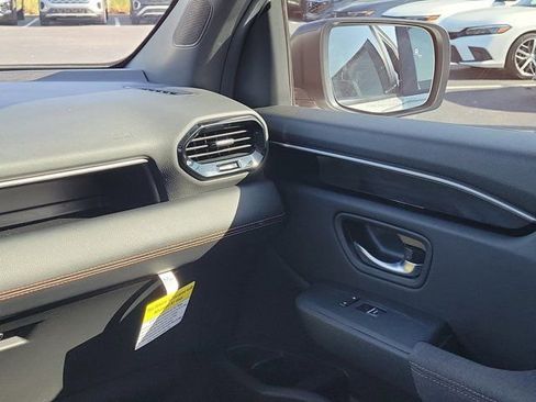 Certified 2025 Honda Pilot Sport image 4