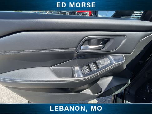 Used 2024 Nissan Rogue SL AWD/4WD image 20