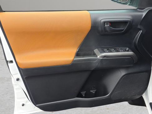 Used 2019 Toyota Tacoma SR5 image 9