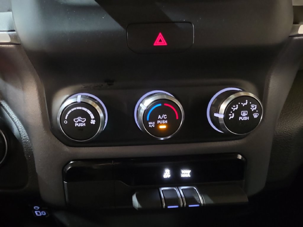 Used 2022 RAM 1500 Big Horn AWD/4WD image 16