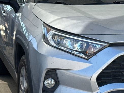 Used 2019 Toyota RAV4 XLE Premium image 4