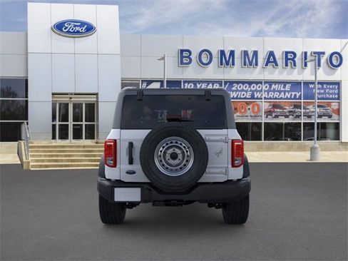 New 2025 Ford Bronco 4-Door image 5