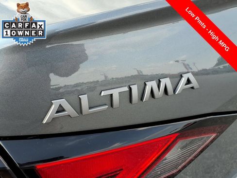 Used 2024 Nissan Altima 2.5 SV FWD image 9