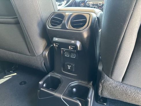 Used 2019 Jeep Wrangler Unlimited Sahara w/ Cold Weather Group AWD/4WD image 17