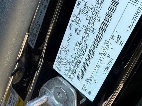 Used 2023 Ford Escape AWD image 22