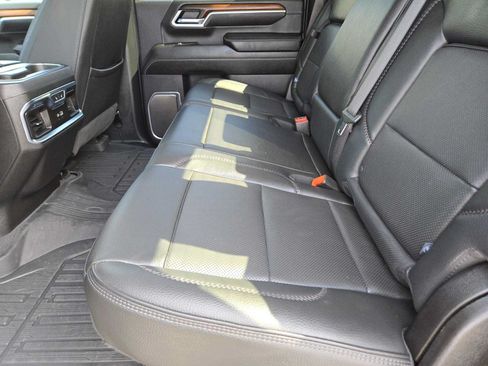 Certified 2025 GMC Sierra 3500 Denali w/ Denali Reserve Package AWD/4WD image 30