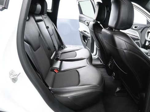 Used 2024 Jeep Compass Latitude image 13