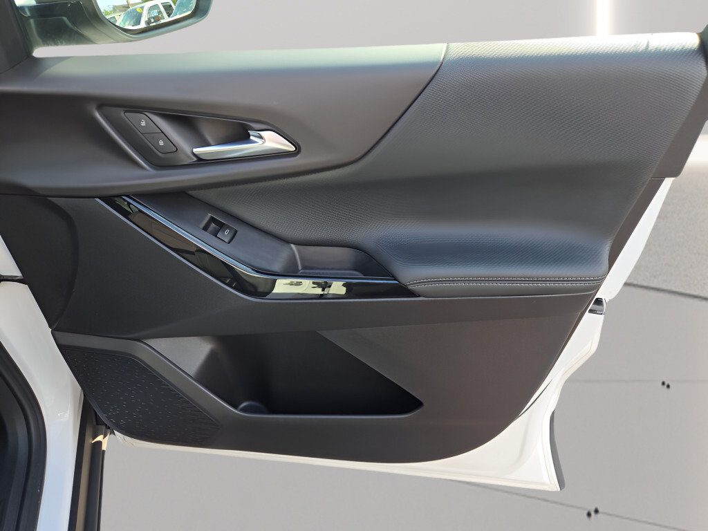 Certified 2025 Chevrolet Equinox LT FWD image 5