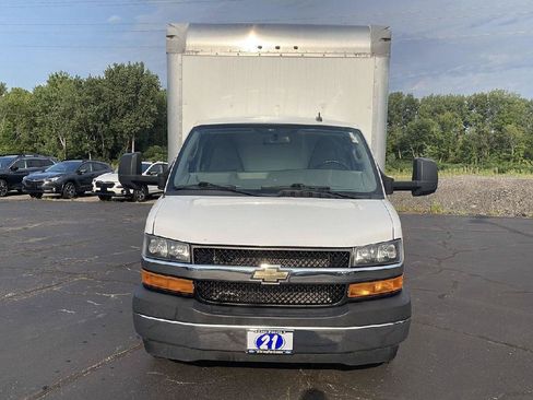 Used 2021 Chevrolet Express 4500 Extended w/ Power Convenience Package RWD image 8