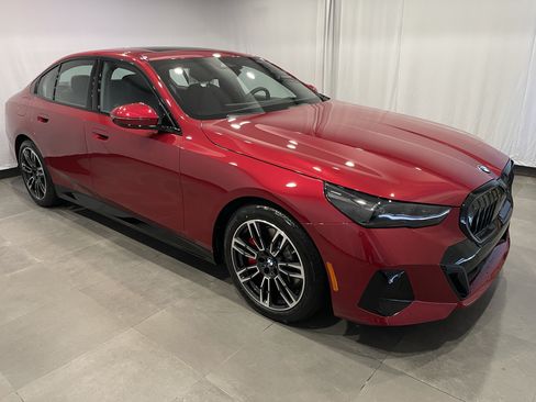 New 2027 BMW 540i xDrive w/ M Sport Package AWD/4WD image 3