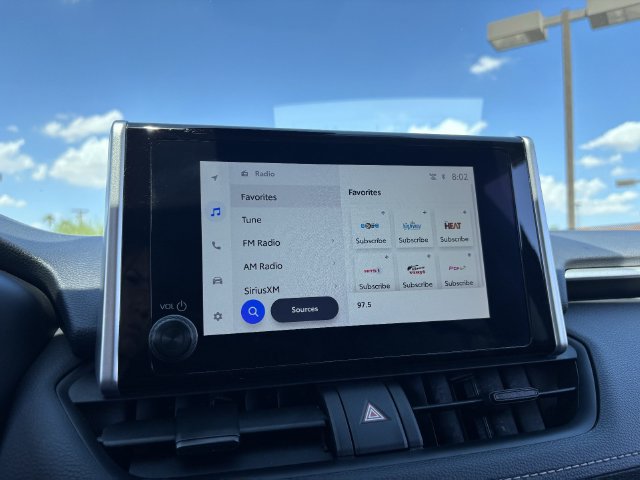 Used 2025 Toyota RAV4 XLE FWD image 22