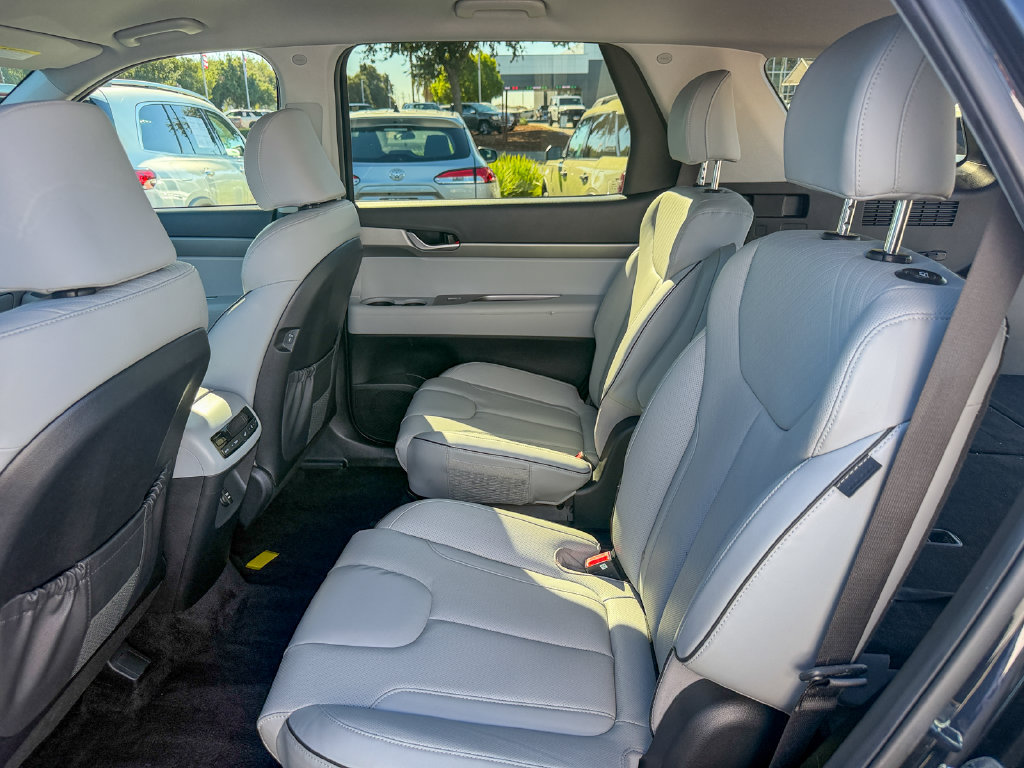 Used 2025 Hyundai Palisade SEL FWD image 24