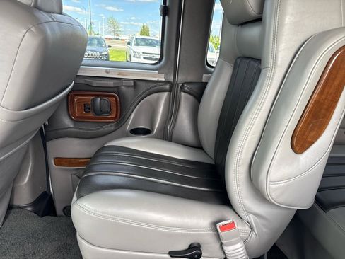 Used 2013 Chevrolet Express 1500 AWD image 23