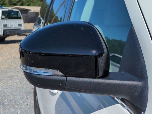 New 2026 Ford Expedition Active RWD image 11