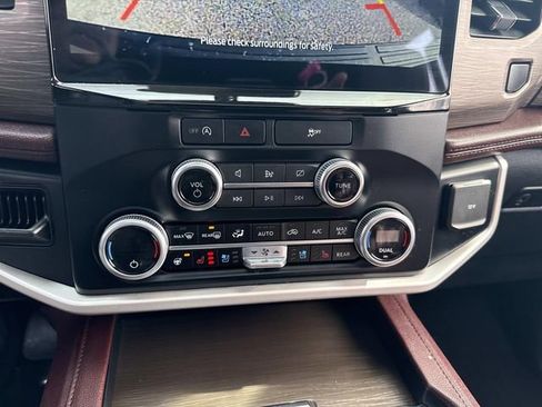 Used 2024 Ford Expedition Max Limited image 29