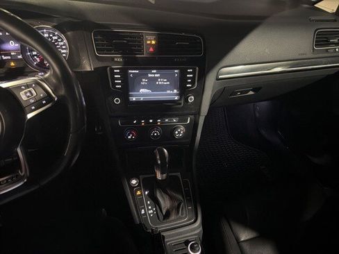 Used 2016 Volkswagen GTI SE image 17