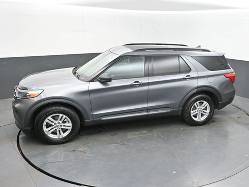 Used 2022 Ford Explorer XLT AWD/4WD image 35