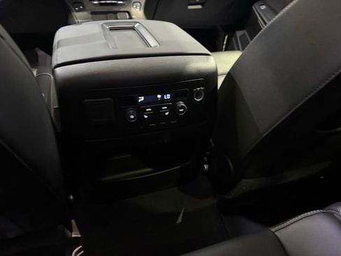 Used 2019 Chevrolet Suburban LT AWD/4WD image 27