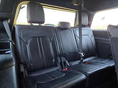 Used 2021 Ford Expedition Limited image 24