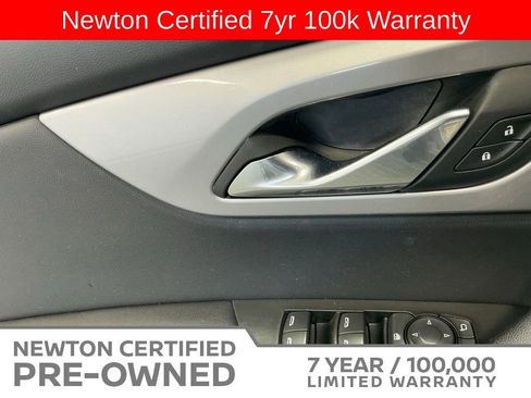 Used 2025 Chevrolet Blazer LT FWD image 38