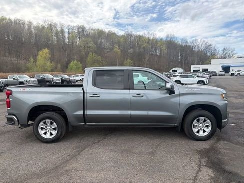 Used 2022 Chevrolet Silverado 1500 LT AWD/4WD image 6