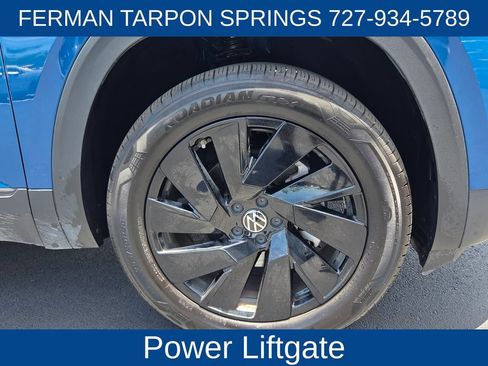 Used 2025 Volkswagen Atlas SE AWD/4WD image 12