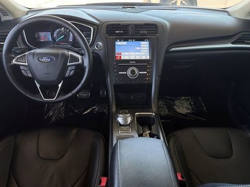 Used 2017 Ford Fusion Titanium FWD image 16