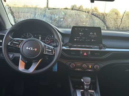 Used 2024 Kia Forte LXS image 8