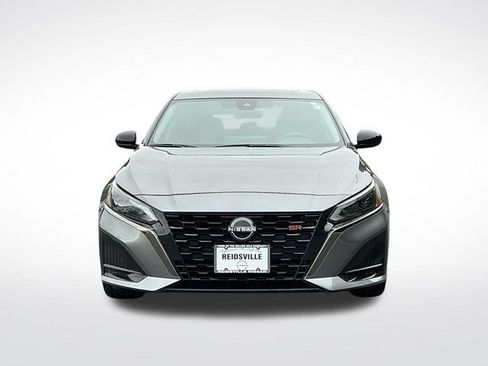 Used 2024 Nissan Altima 2.5 SR w/ SR Premium Package FWD image 9