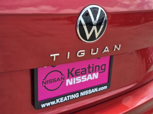 Used 2022 Volkswagen Tiguan SE AWD/4WD image 10