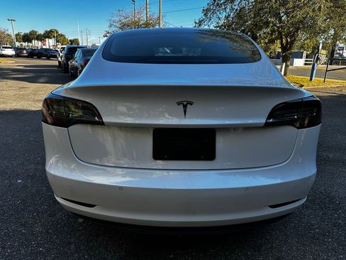 Used 2020 Tesla Model 3 Standard Range Plus image 9