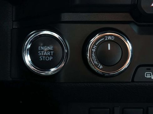 Used 2020 Toyota Tacoma TRD Off-Road w/ Technology Package AWD/4WD image 28