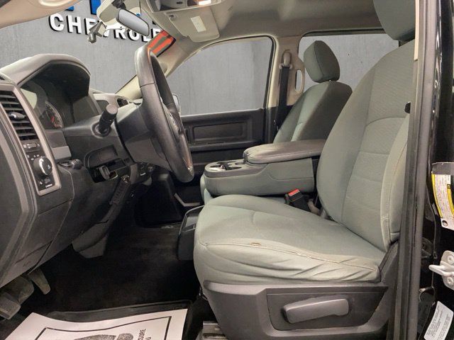 Used 2017 RAM 1500 Express w/ Black Ram 1500 Express Group AWD/4WD image 6